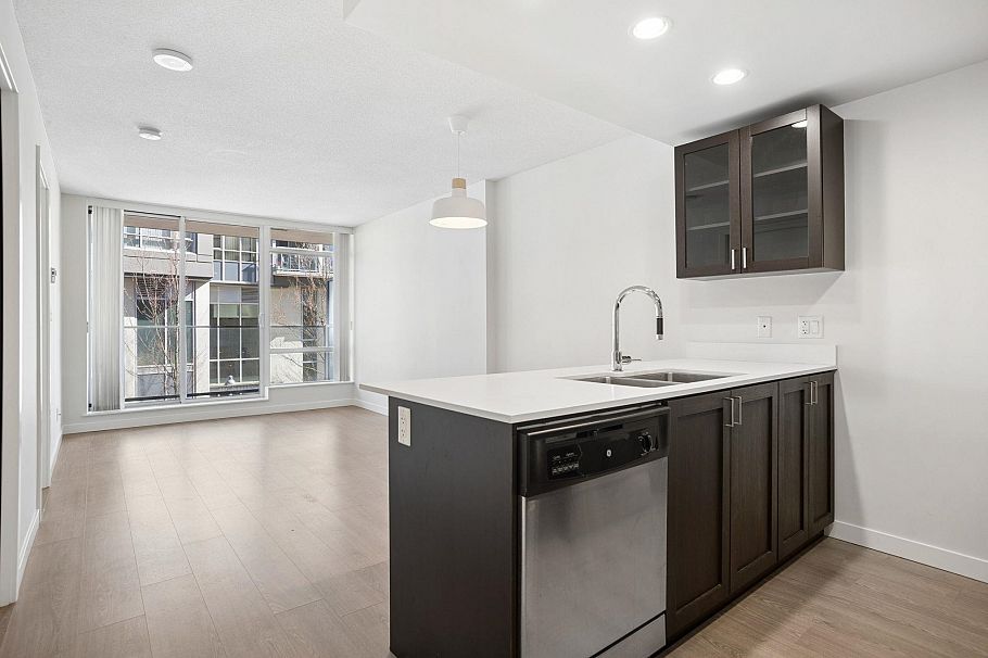 205 4815 Eldorado Mews Vancouver, BC - 5