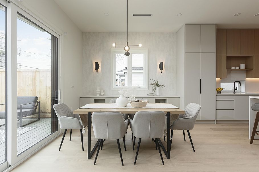 2 735 E 10th Avenue Vancouver, BC - 2