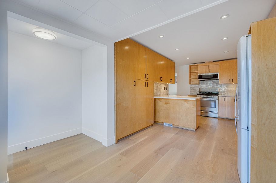 4377 W 12th Avenue Vancouver, BC - 7