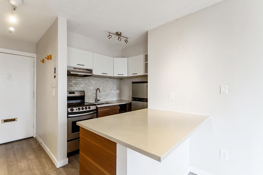 308 1250 Burnaby Street Vancouver, BC - 2