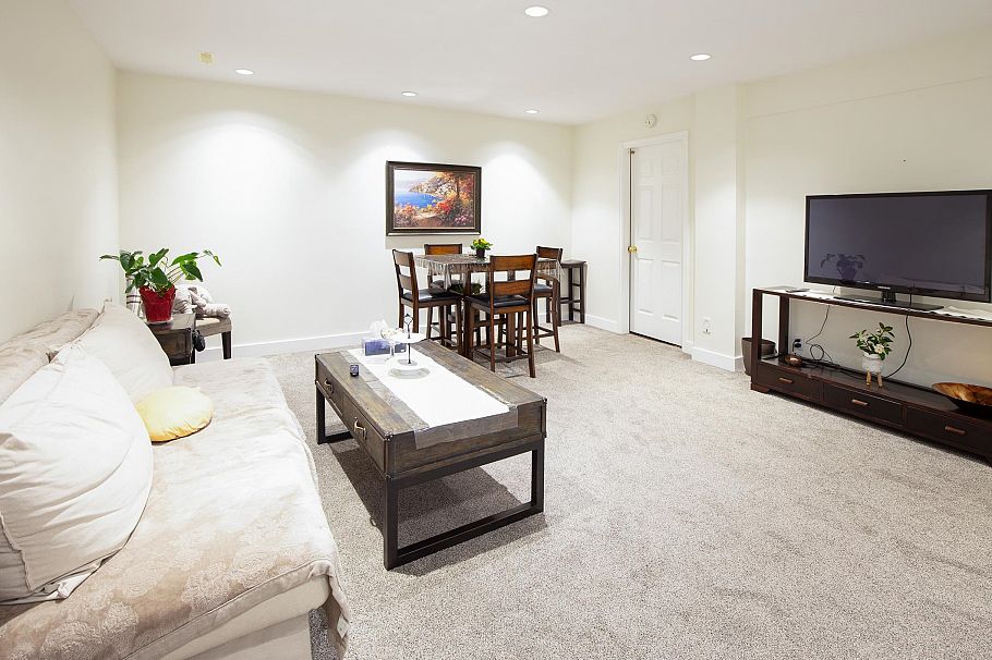 3973 Braemar Place North Vancouver, BC - 39