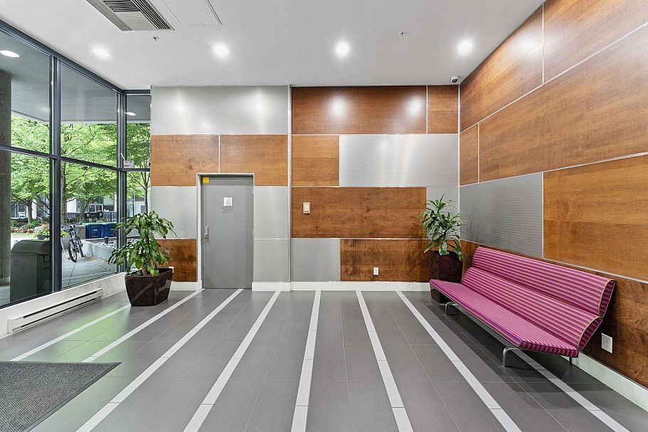 1711 939 Expo Boulevard Vancouver, BC - 24