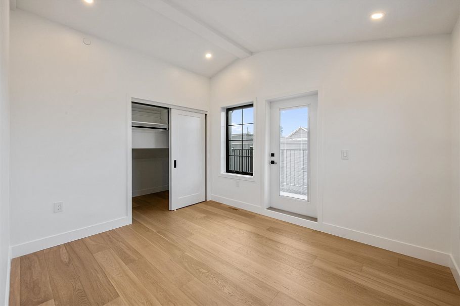 1168 E 26th Avenue Vancouver, BC - 22