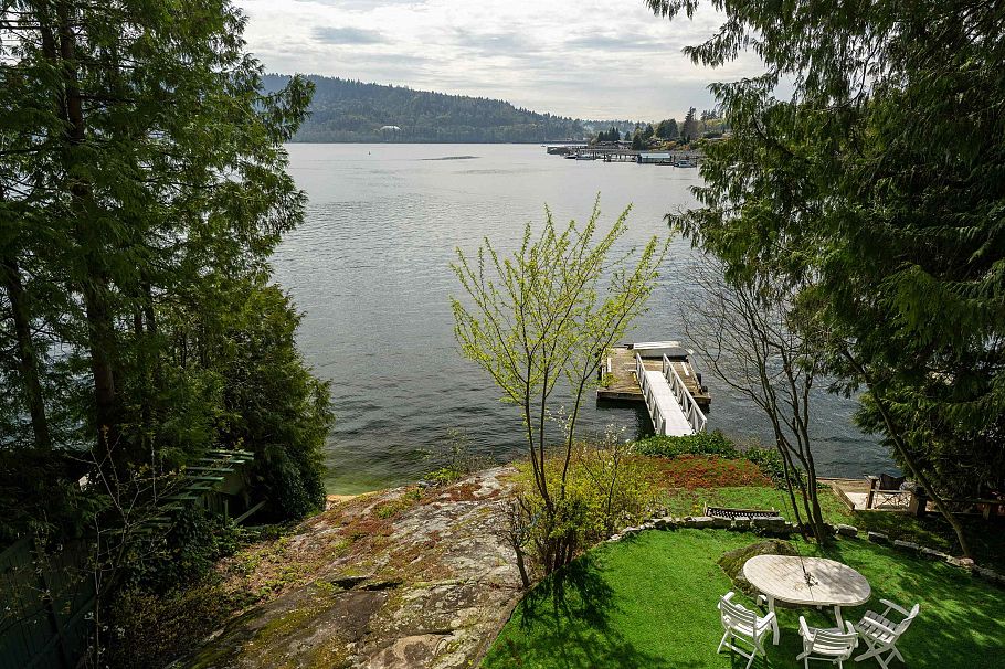 4515 Stonehaven Avenue North Vancouver, BC - 38