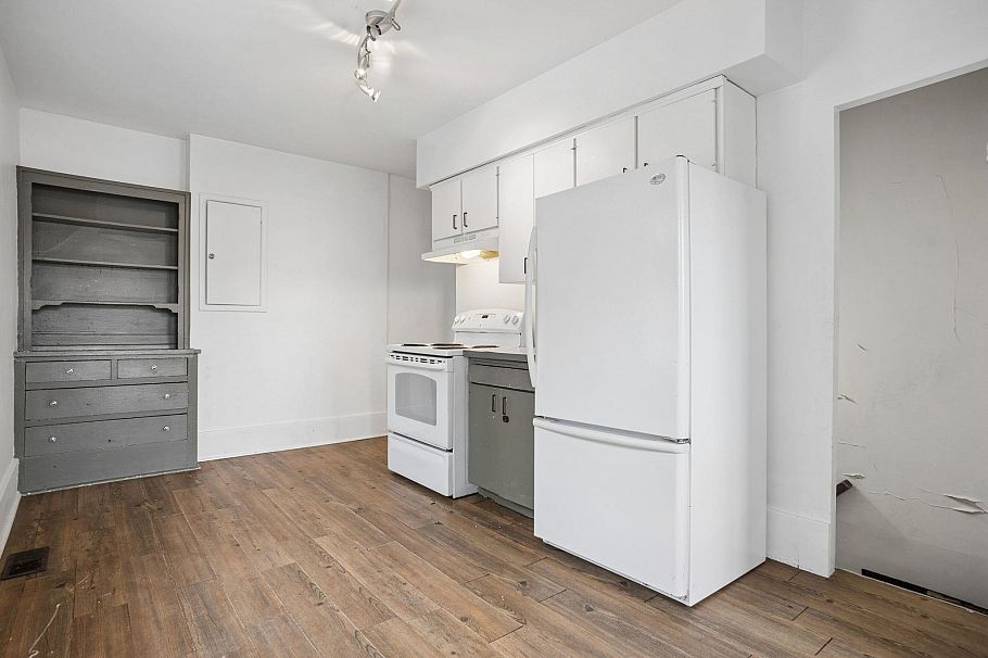 2654 Triumph Street Vancouver, BC - 6