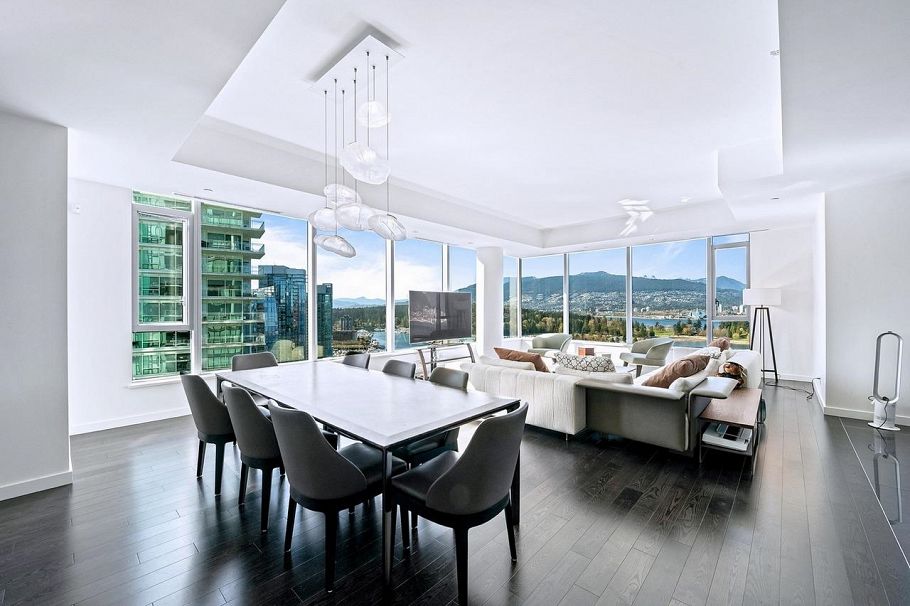 2001 277 Thurlow Street Vancouver, BC - 3