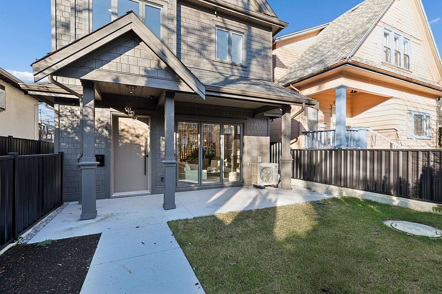 1 847 E 10 Avenue Vancouver, BC - 35