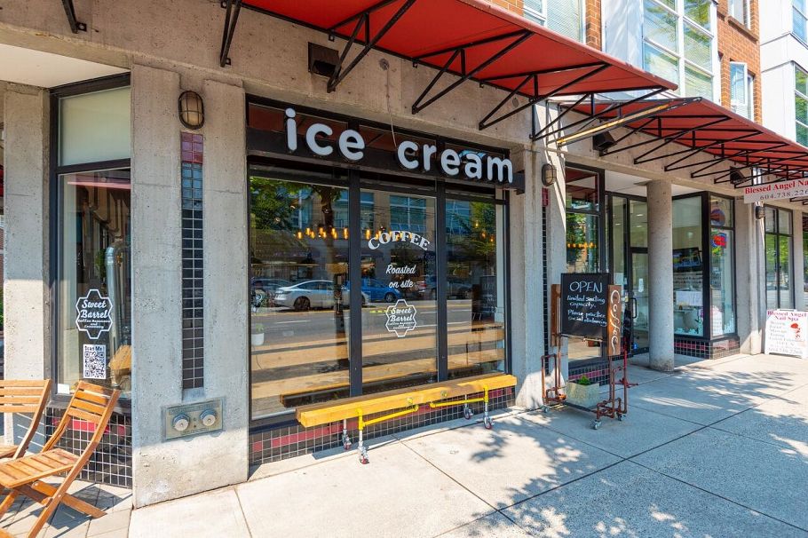 206 2630 Arbutus Street Vancouver, BC - 1