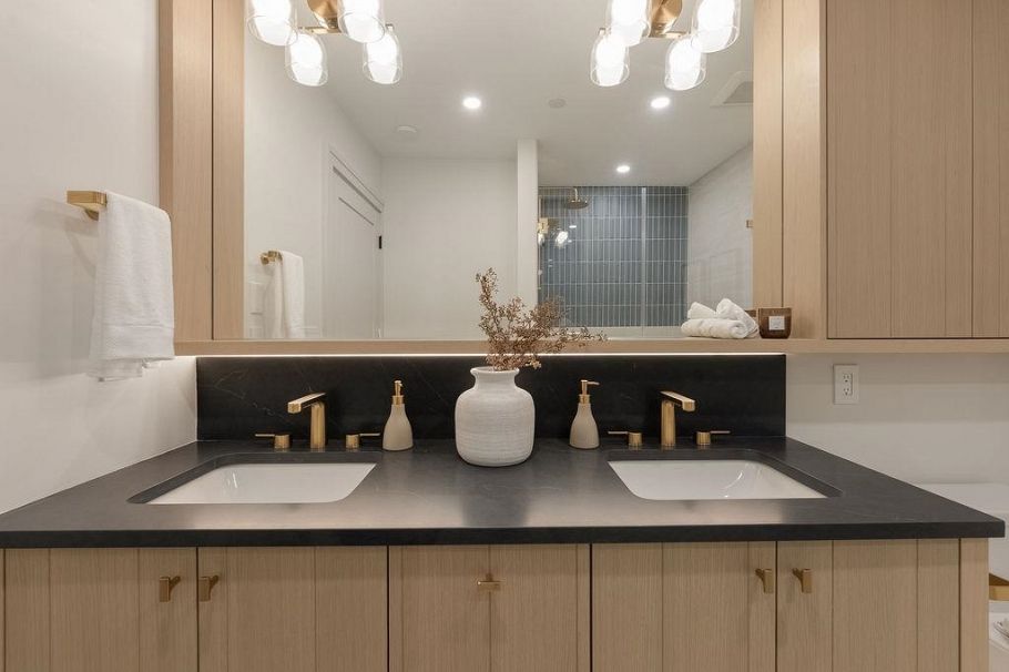 2540 Grant Street Vancouver, BC - 20