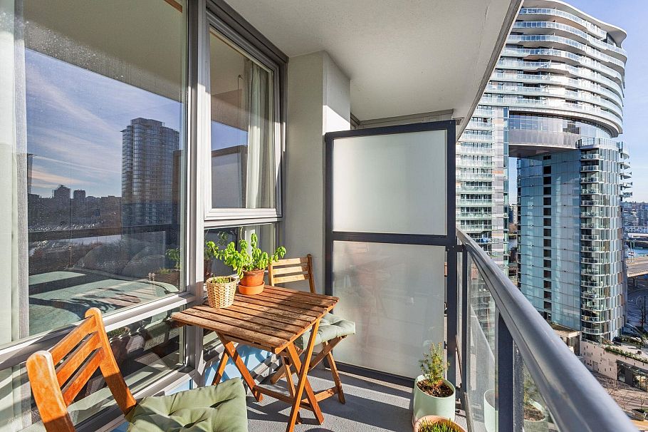 1711 939 Expo Boulevard Vancouver, BC - 13