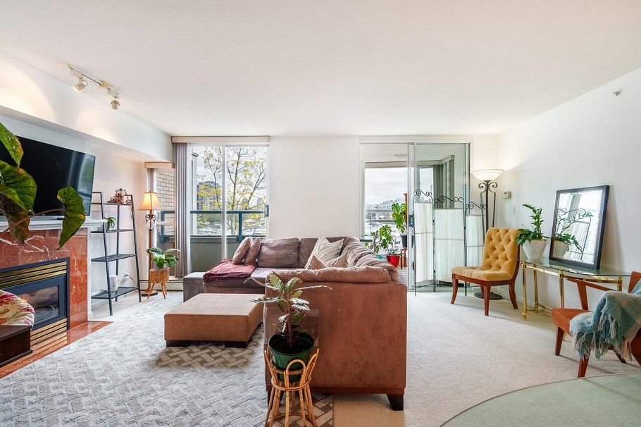 321 1228 Marinaside Crescent Vancouver, BC - 6