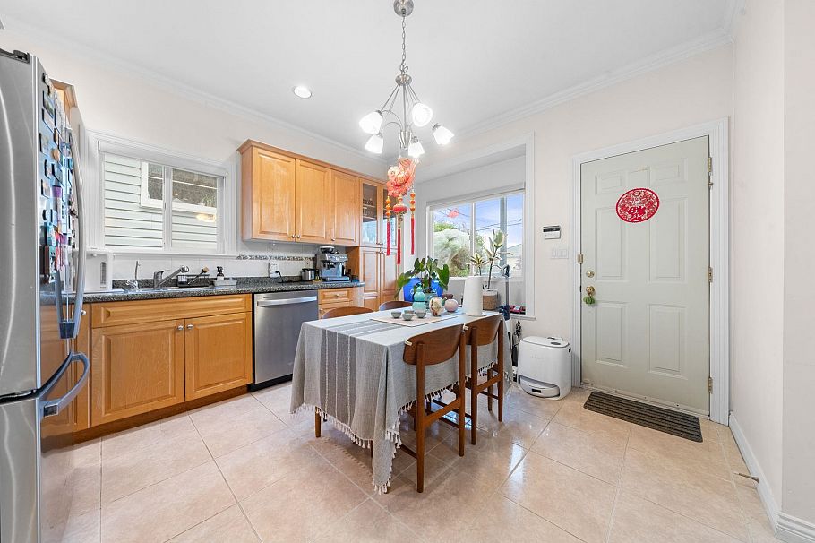 62 E 61st Avenue Vancouver, BC - 26