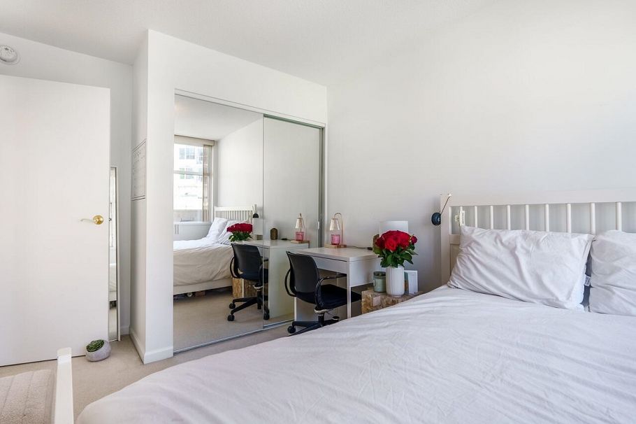 321 1228 Marinaside Crescent Vancouver, BC - 25