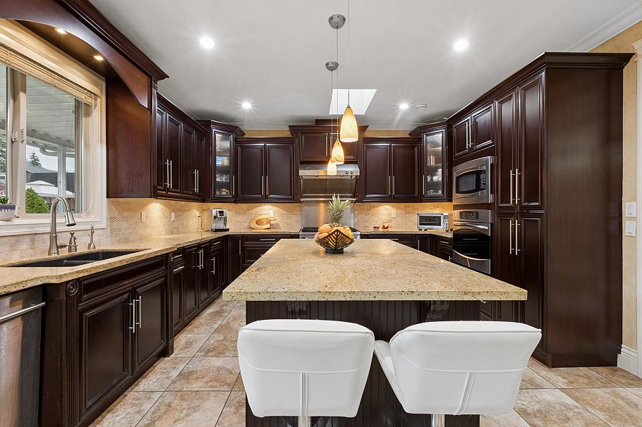 418 E 13th Street North Vancouver, BC - 8