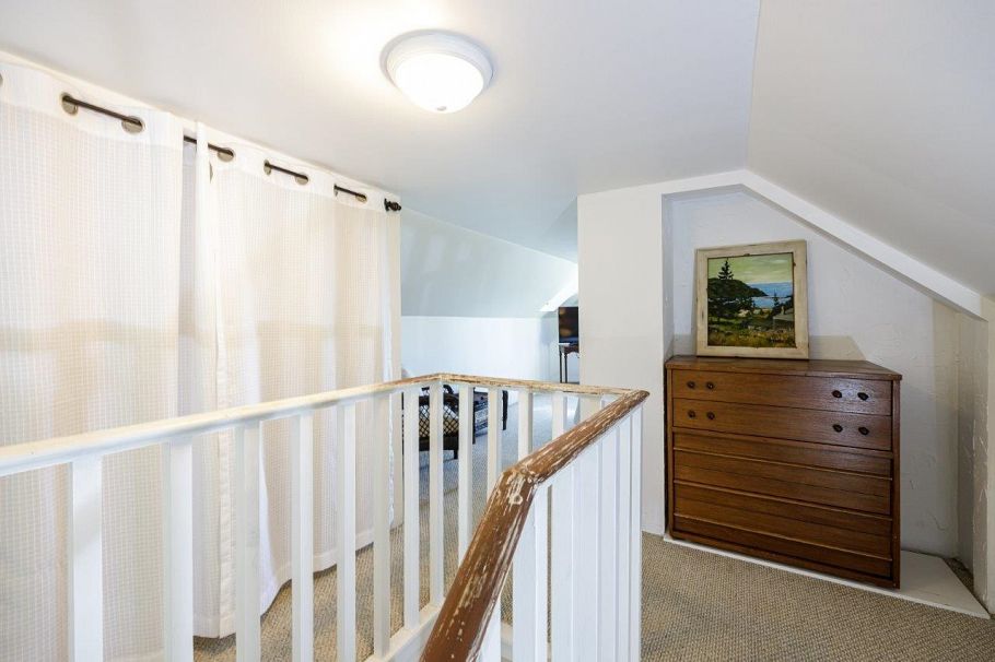 1061 Gladwin Drive North Vancouver, BC - 18