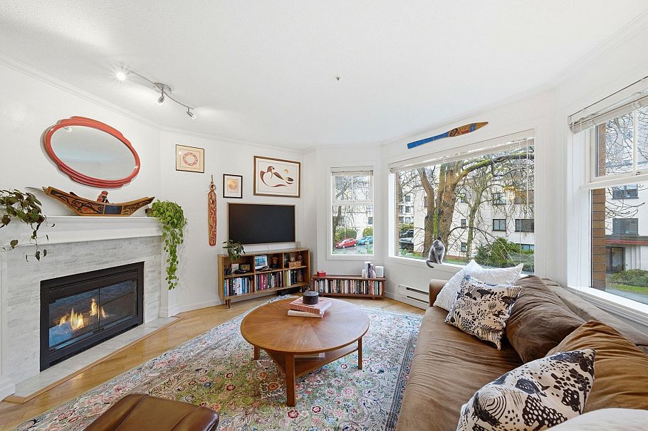 1405 Pendrell Street Vancouver, BC - 1