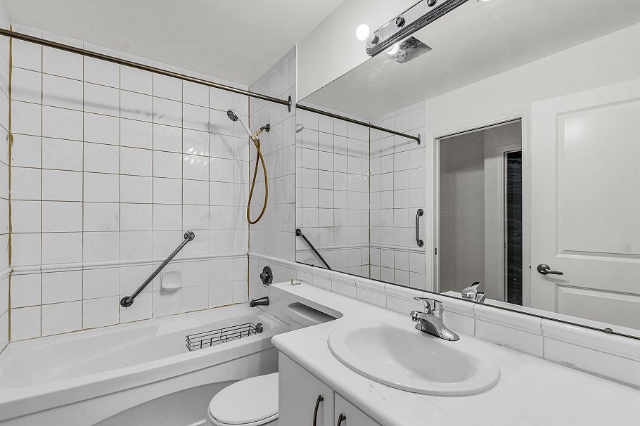 206 3151 Connaught Crescent North Vancouver, BC - 20