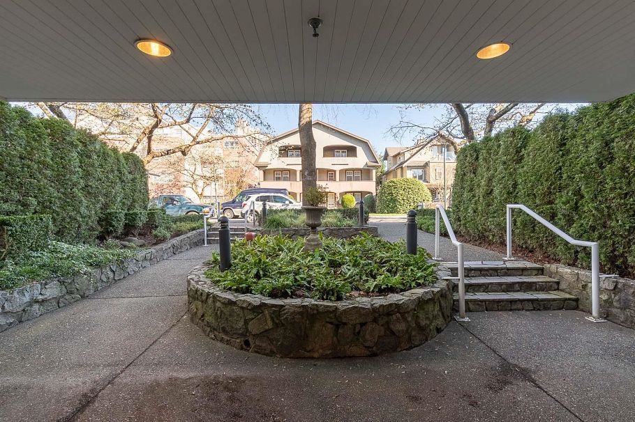 203 876 W 14th Avenue Vancouver, BC - 27