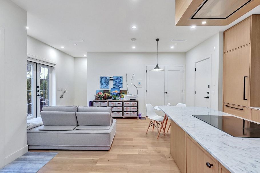 1232 W 26th Avenue Vancouver, BC - 8