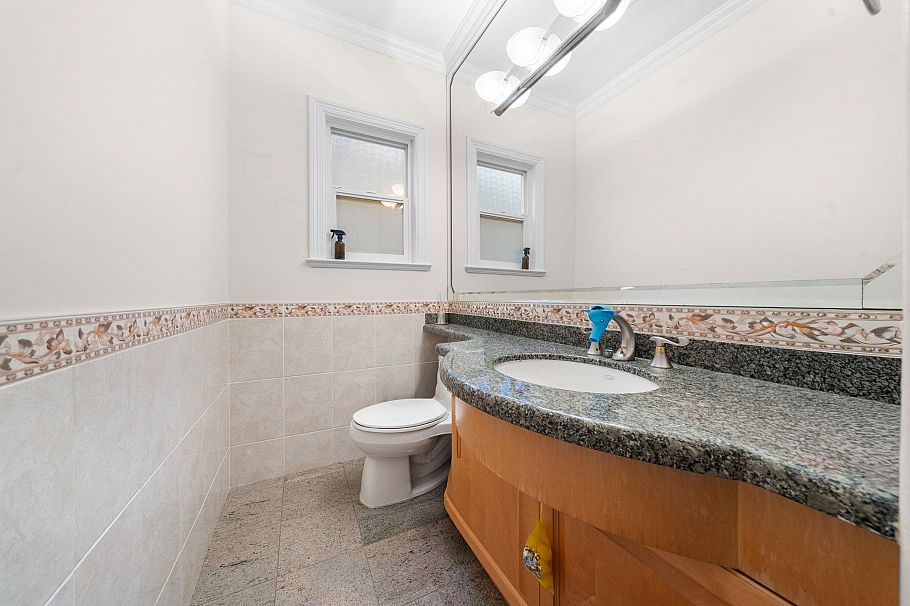 62 E 61st Avenue Vancouver, BC - 34