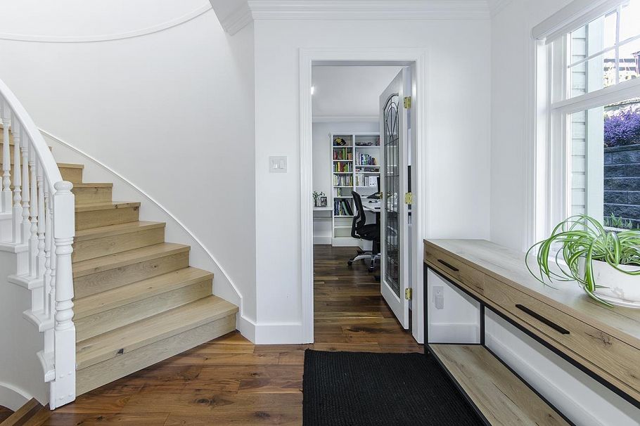 1075 Adderley Street North Vancouver, BC - 13