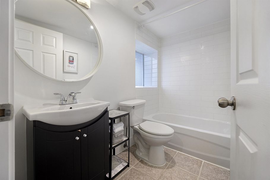 1923 E 1st Avenue Vancouver, BC - 31