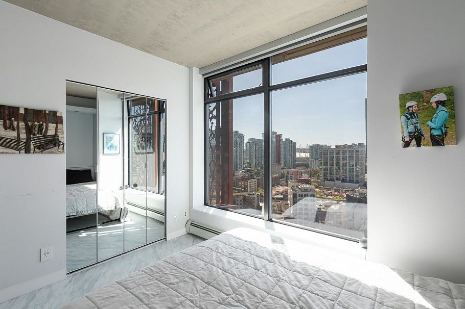 2410 128 W Cordova Street Vancouver, BC - 21