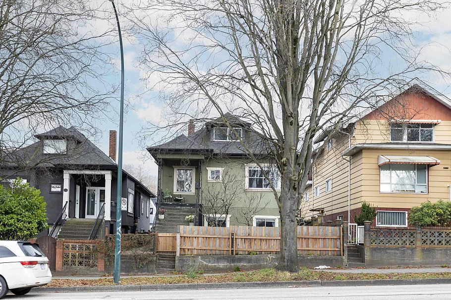 1923 E 1st Avenue Vancouver, BC - 21