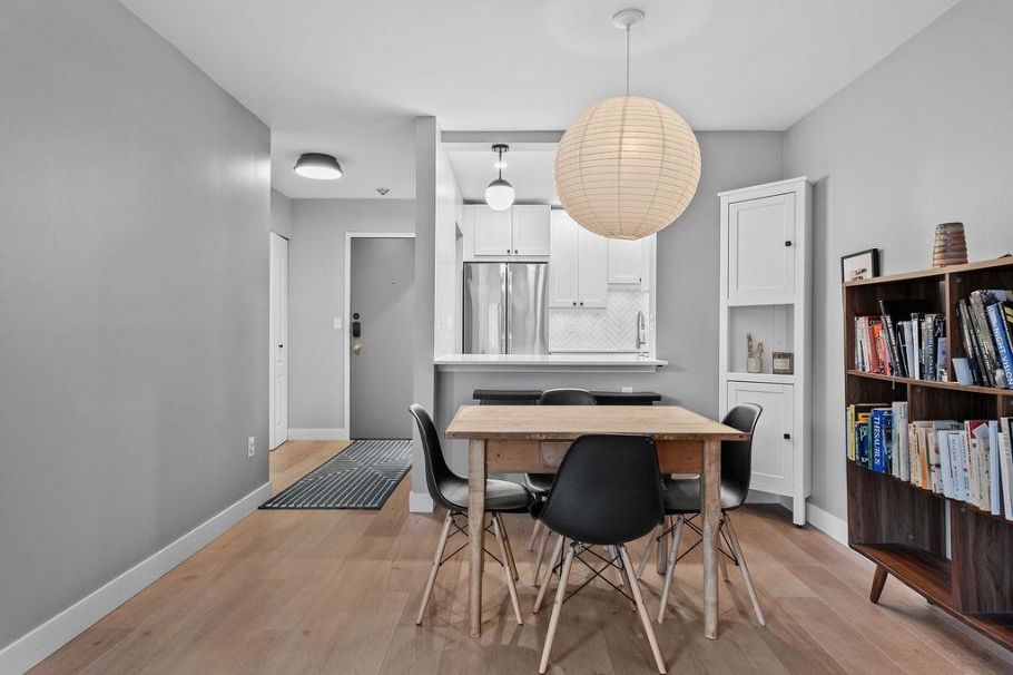 305 3275 Mountain Highway North Vancouver, BC - 14