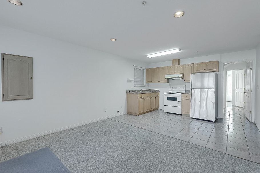 1257 E 60th Avenue Vancouver, BC - 26