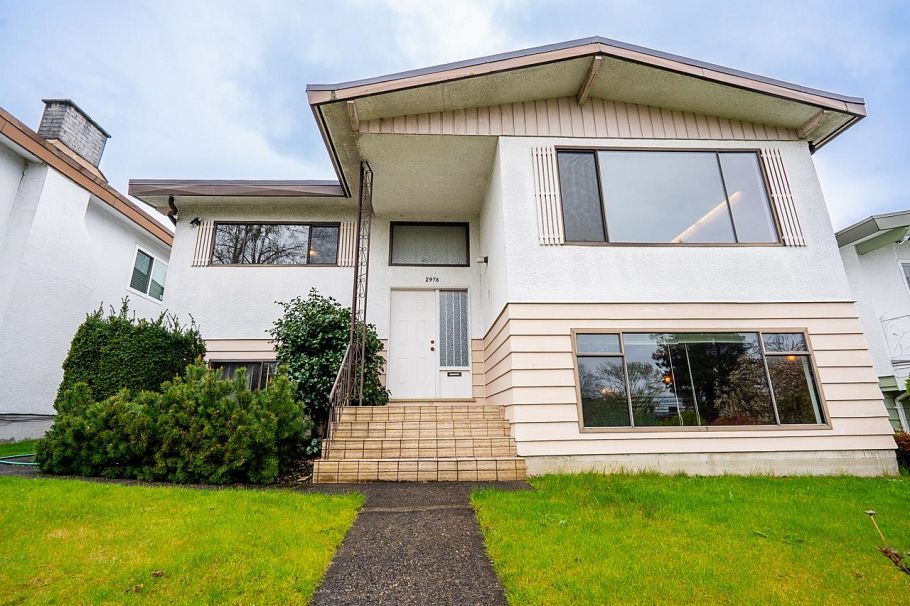 2976 E 15th Avenue Vancouver, BC - 1