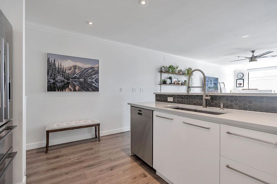 406 305 Lonsdale Avenue North Vancouver, BC - 21