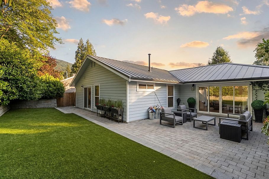 1857 Cliffwood Road North Vancouver, BC - 26