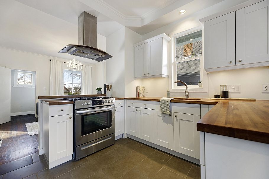 1923 E 1st Avenue Vancouver, BC - 3