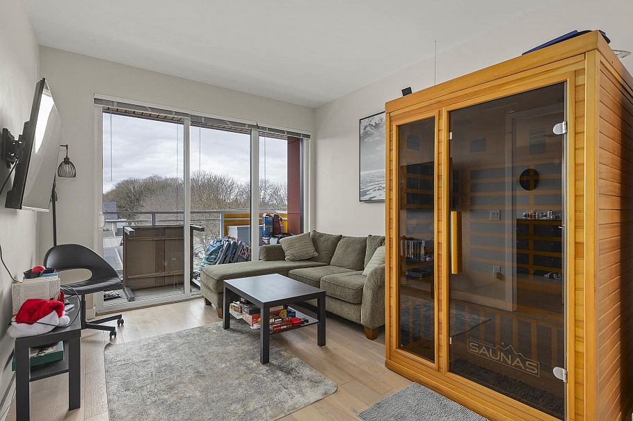 302 688 E 19 Avenue Vancouver, BC - 5