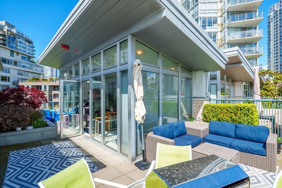 321 1228 Marinaside Crescent Vancouver, BC - 30