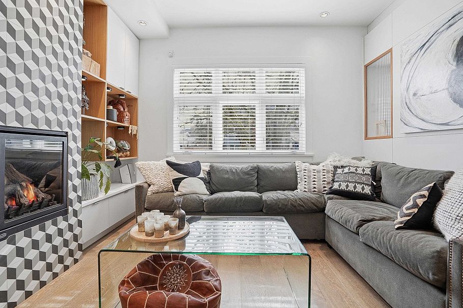 73 E 27th Avenue Vancouver, BC - 3