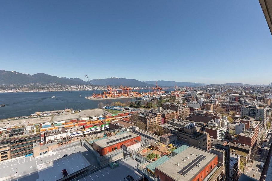 2410 128 W Cordova Street Vancouver, BC - 24