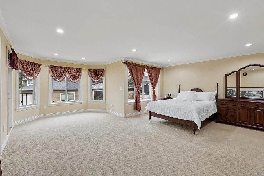 418 E 13th Street North Vancouver, BC - 16