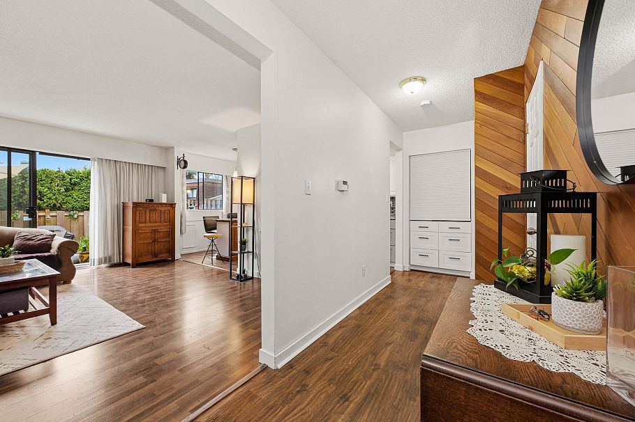 841 Old Lillooet Road North Vancouver, BC - 12