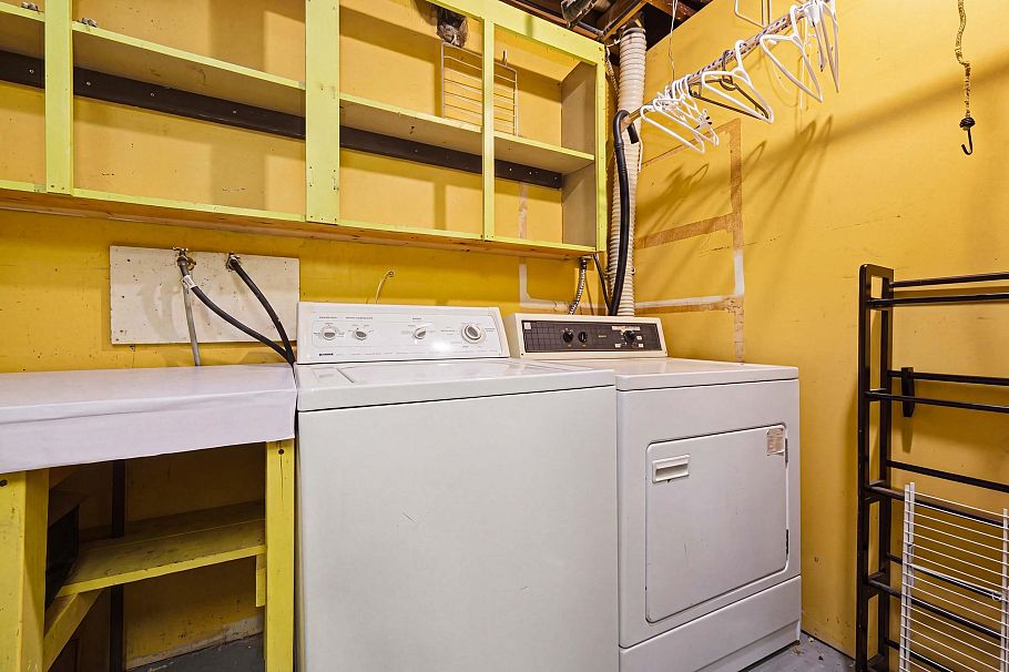 841 Old Lillooet Road North Vancouver, BC - 28