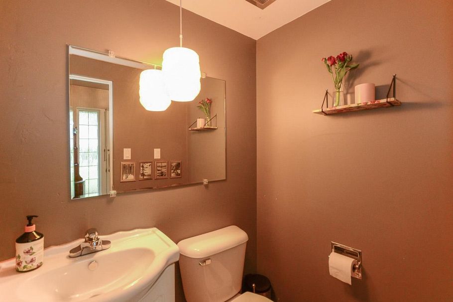 1733 Ross Road North Vancouver, BC - 20