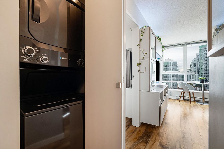 1711 939 Expo Boulevard Vancouver, BC - 15