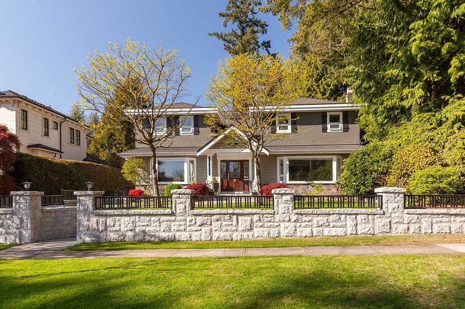 3557 W 36th Avenue Vancouver, BC - 1