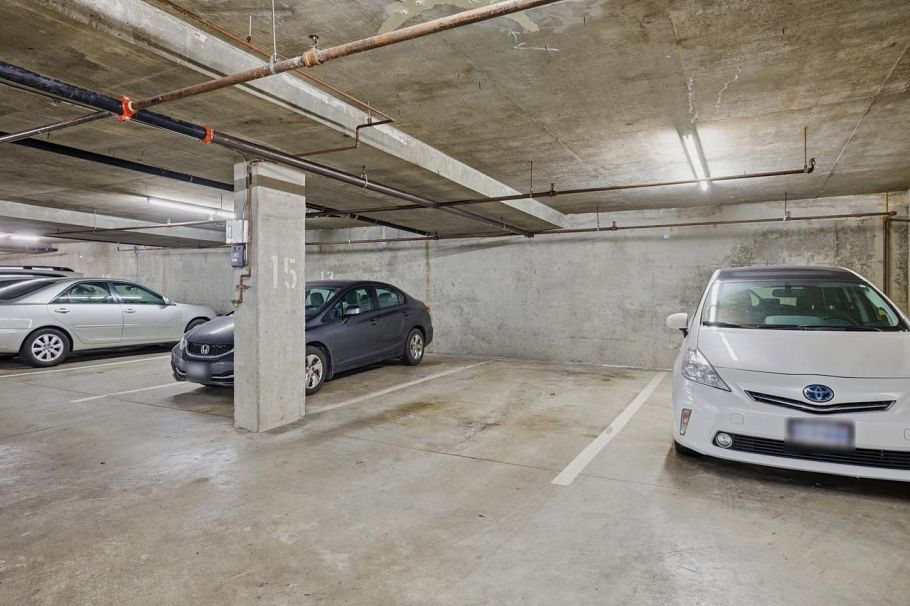 704 995 Roche Point Drive North Vancouver, BC - 33