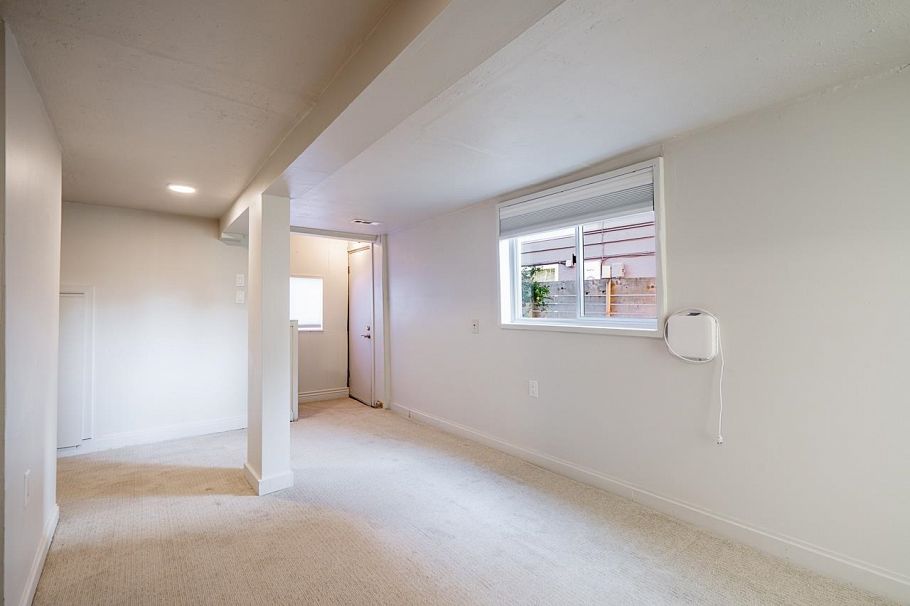 3446 Church Street North Vancouver, BC - 18