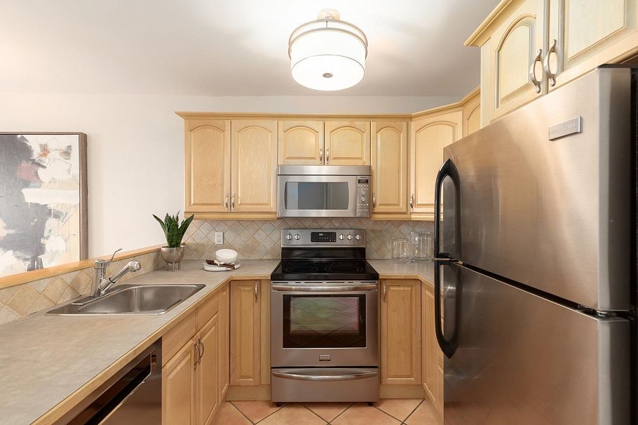 203 876 W 14th Avenue Vancouver, BC - 6