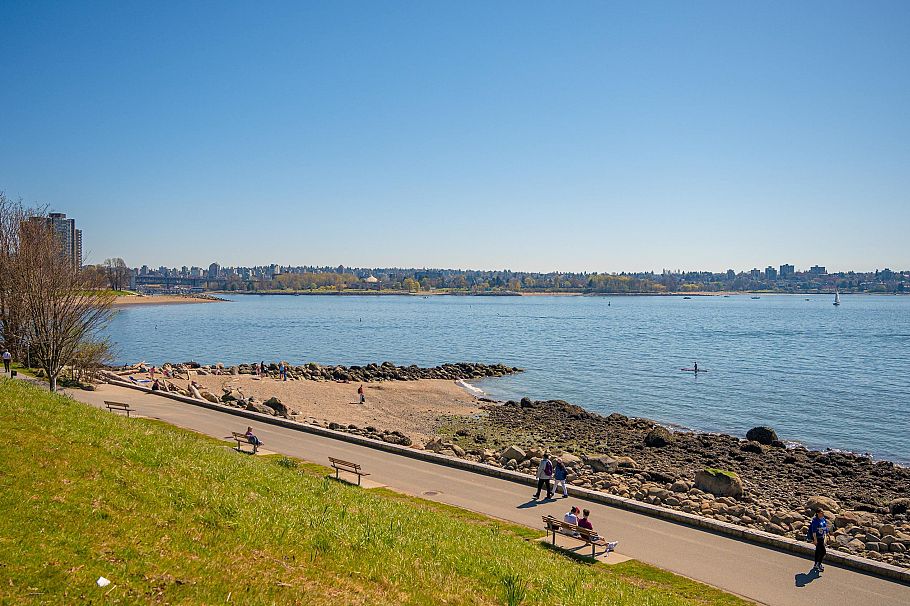 302 1406 Harwood Street Vancouver, BC - 30