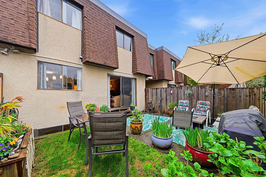 841 Old Lillooet Road North Vancouver, BC - 17