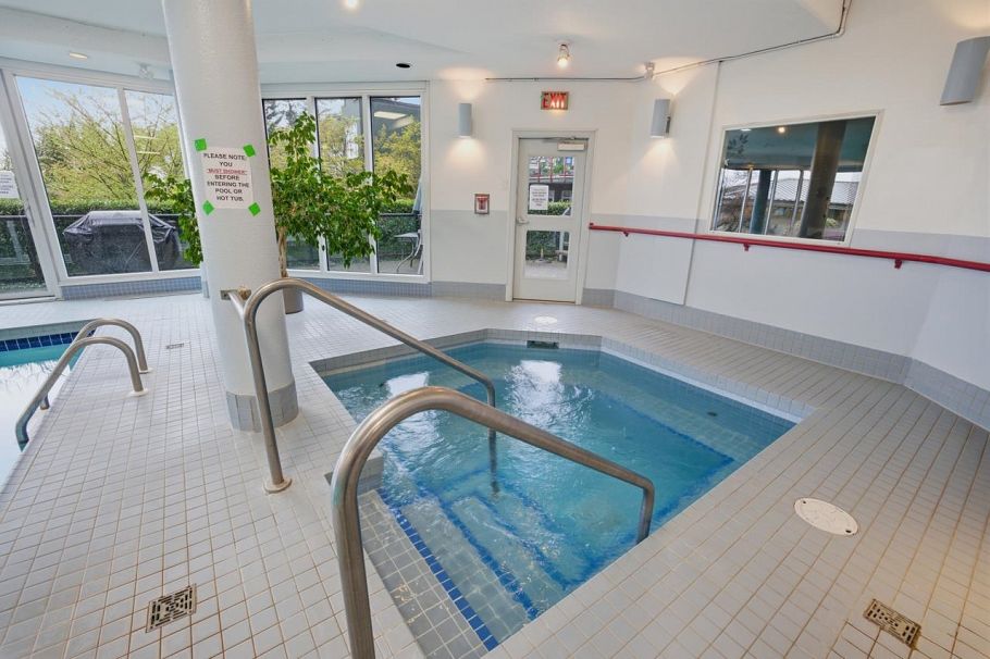 415 121 W 29th Street North Vancouver, BC - 29